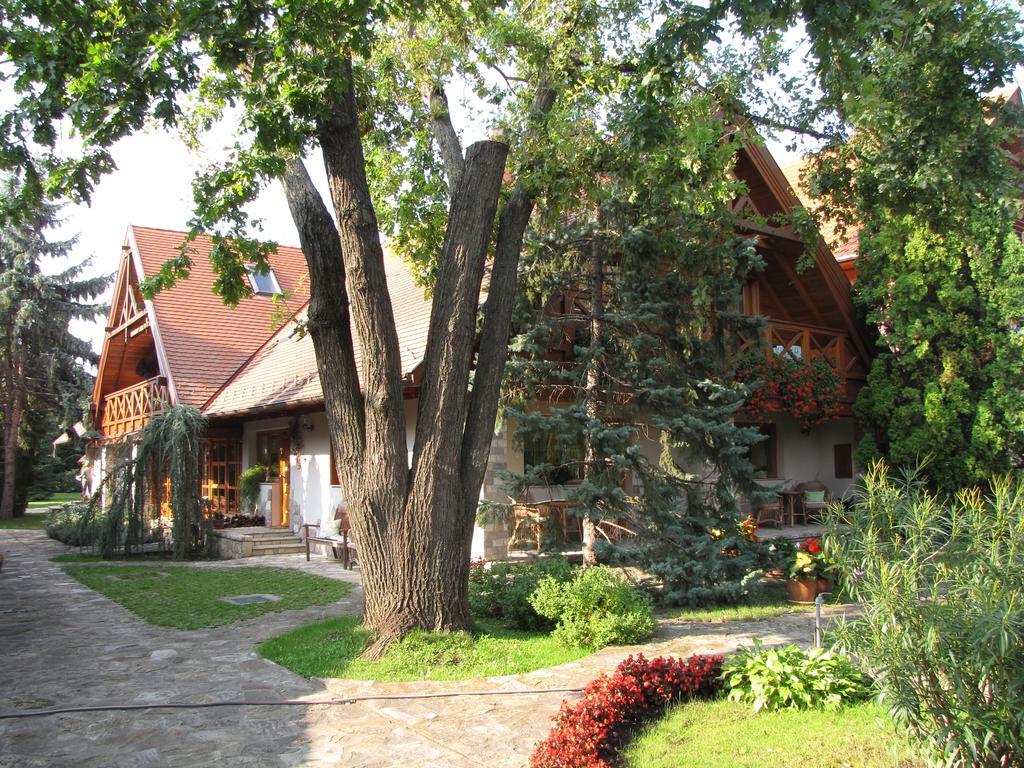 Toelgyes Apartment Hajduszoboszlo Bilik gambar